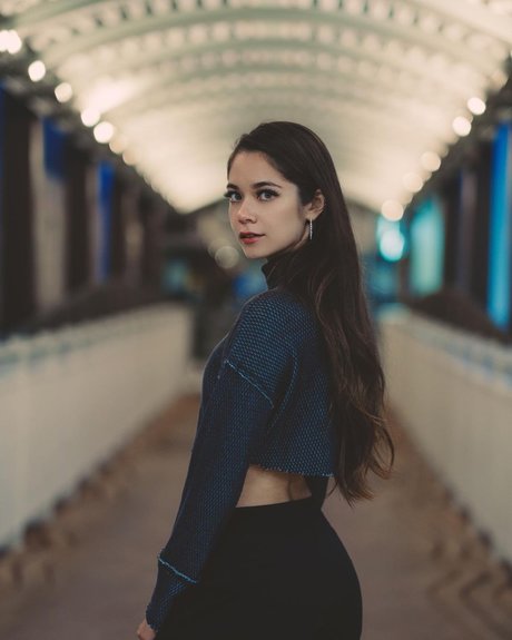 Melodi Flack_ naked star img