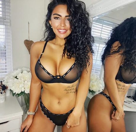 Natasha Sandhu hd actress img