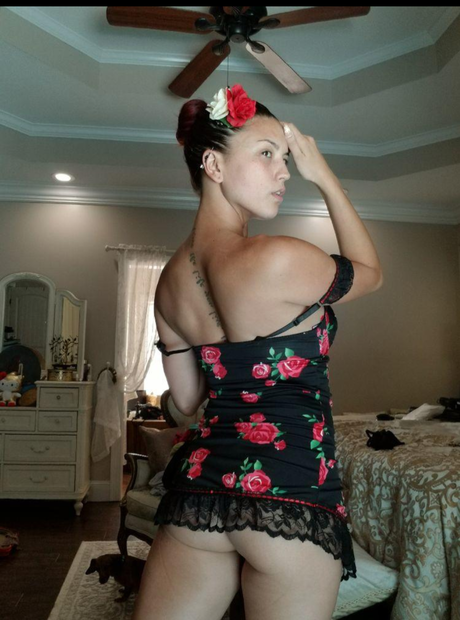 Bear Dellinger model top photo