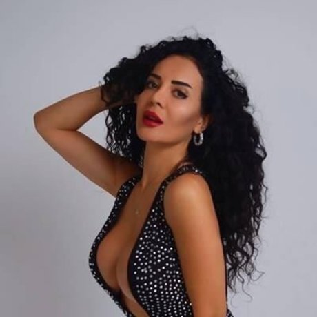 Melek Oezcagan star pornographic pics