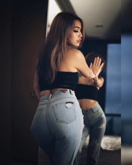 Nori Thita_ star adult image