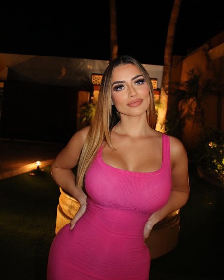 Olivia Johnson model beautiful pics