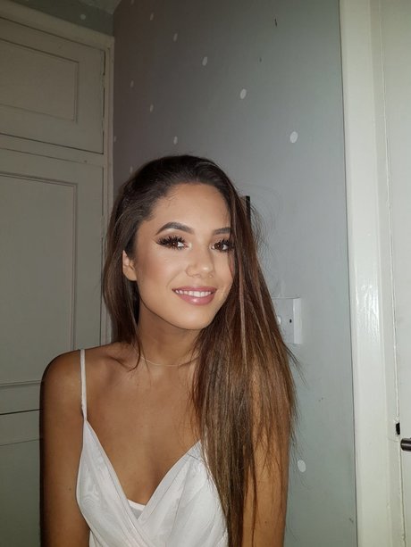 Saoirse Alicia Behzadi_ star nude pics