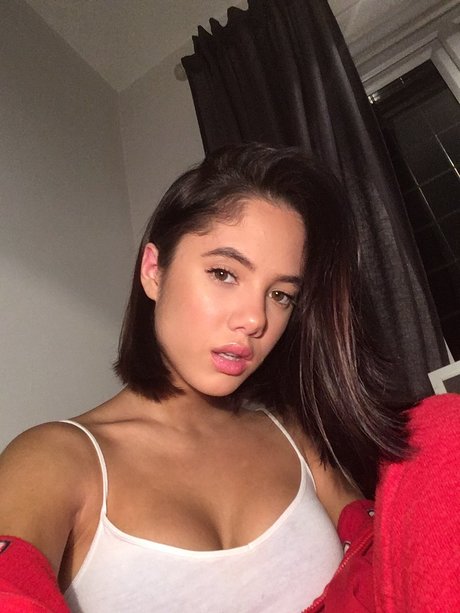 Saoirse Alicia Behzadi_ star sex pictures