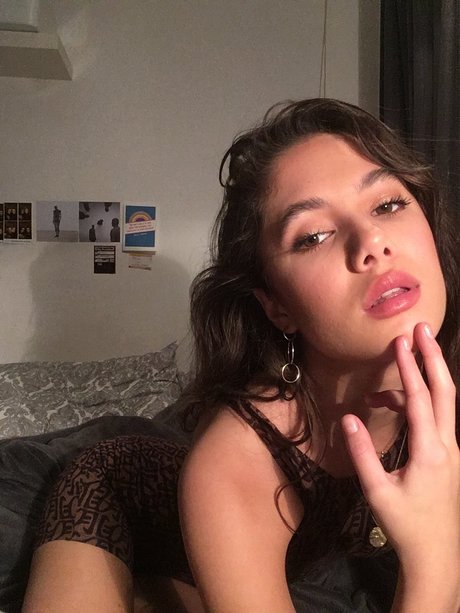 Saoirse Alicia Behzadi_ pornstar nude photos