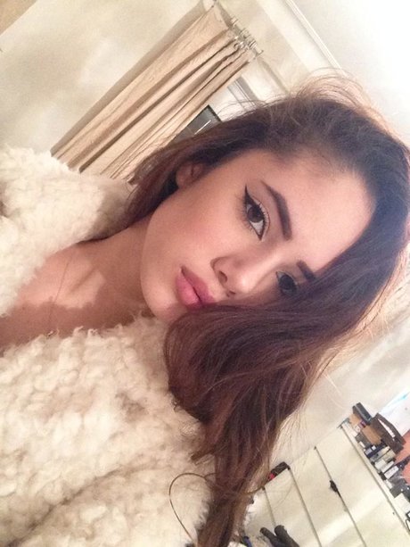 Saoirse Alicia Behzadi_ xxx model image