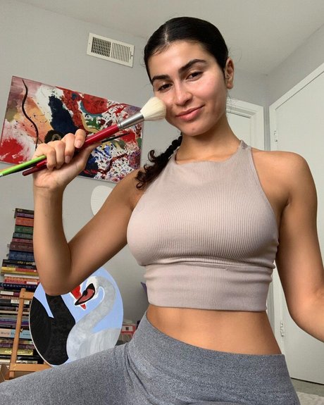 female popular onlyfans sexy nude pic