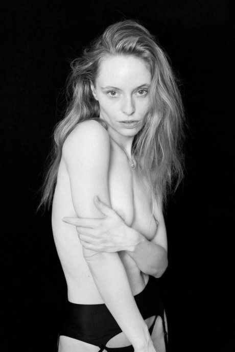 Maria Kn porn model archive