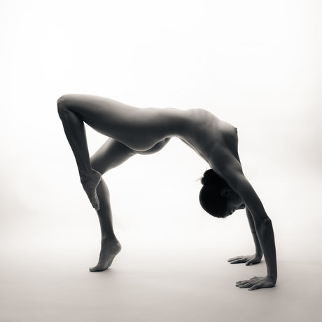 Nicole Brennan nude model pics