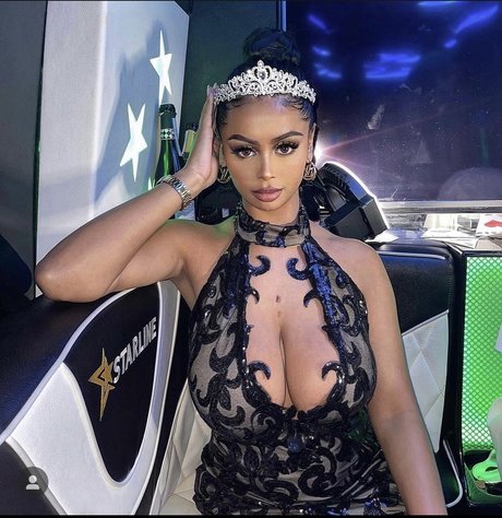 P0cula model high quality gallery