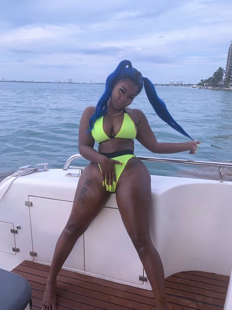 Sukihana_ model perfect pic