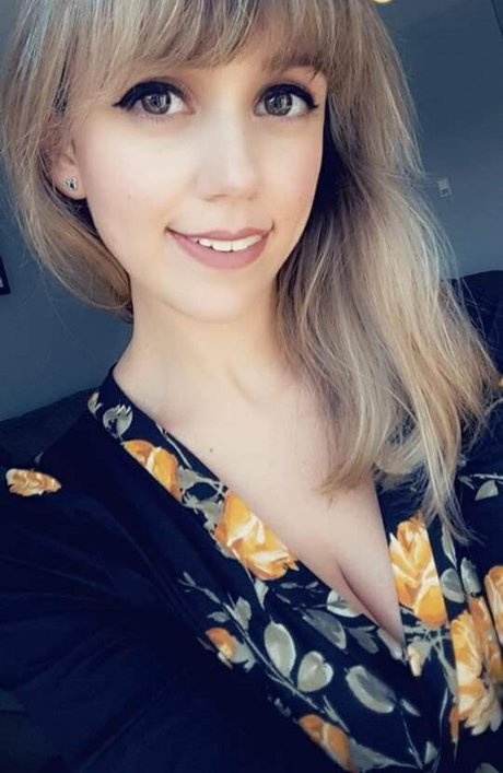 blonde babe onlyfans adult gallery