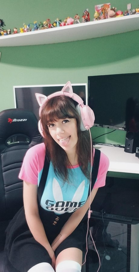 Yanderekamii pornstar exclusive photo