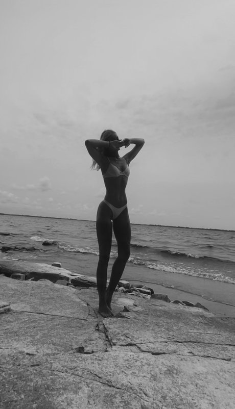 Anna Moores pornstar free pics