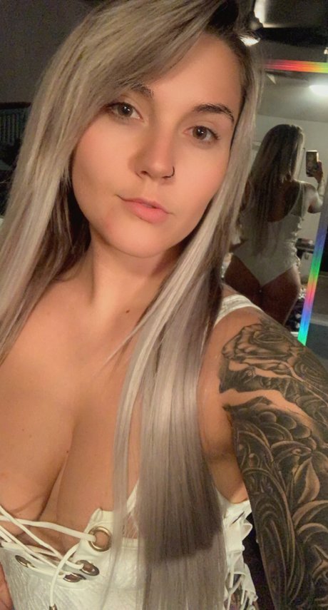 Chloe Yonker porn actress picture