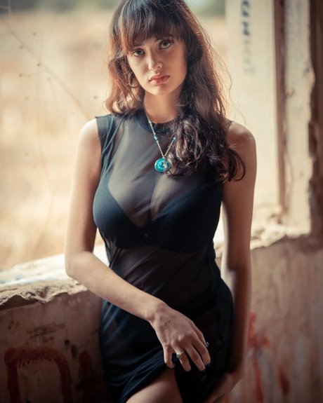 Linoy Tavore model photo