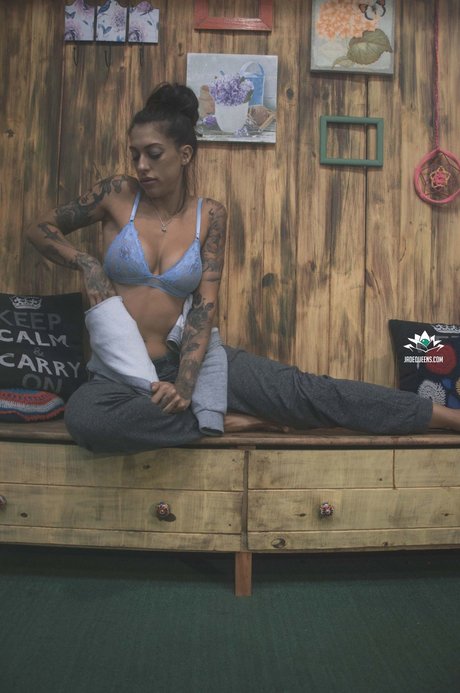 Evelyn Perez model art images