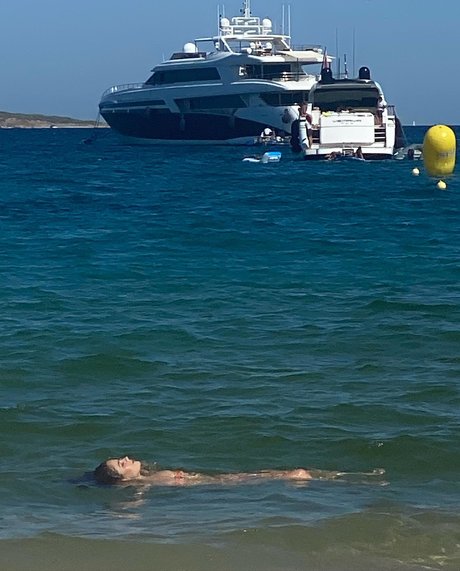 Tessa Brooks model beautiful img