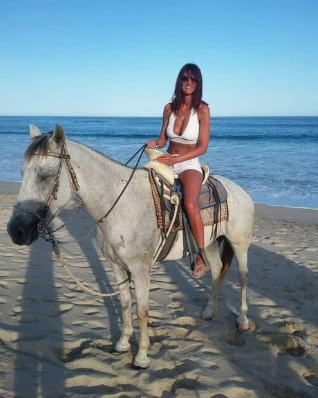 Vanessa Vonn naked pornstar archive