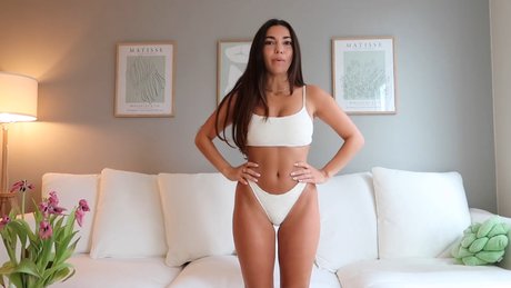 Alina Benun nice model image