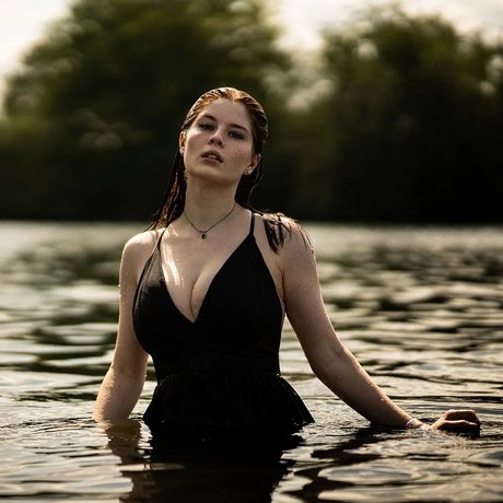 Anouk top actress pictures