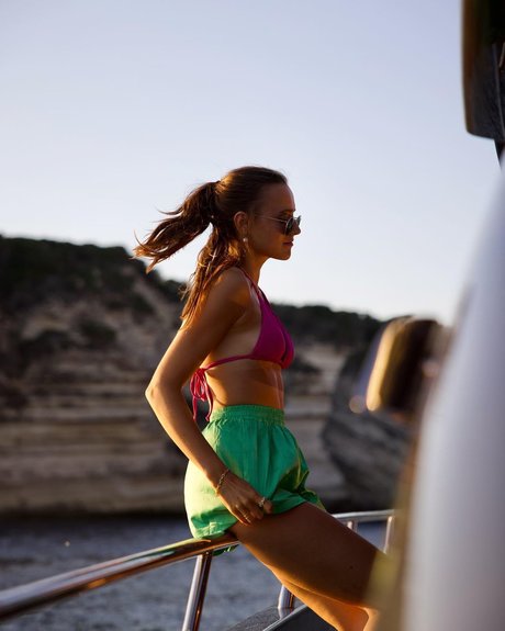 Charlotte Sine model pornographic img