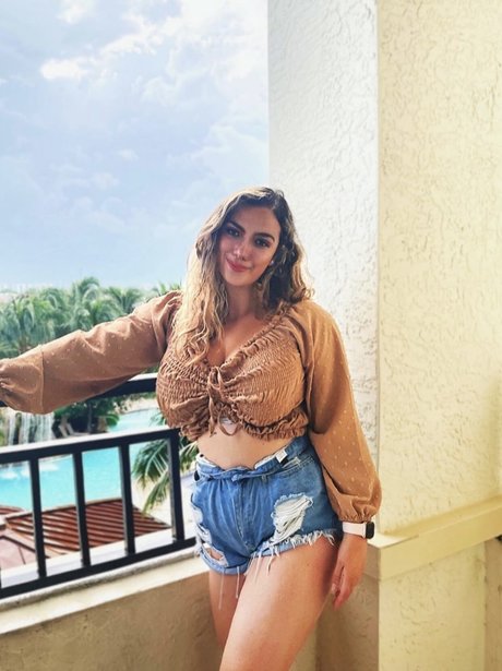 Ivel Pesantez porn model photo