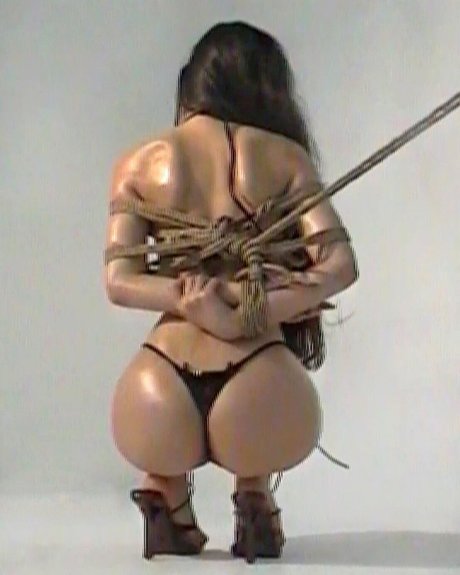 Li_ naked model picture