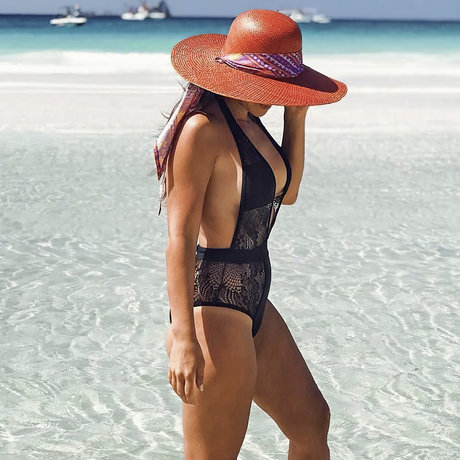 Neslihan Oztuerk nude model img