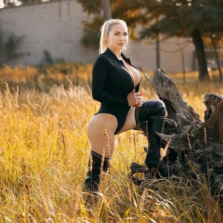 Ria Norden_ pornstar top image