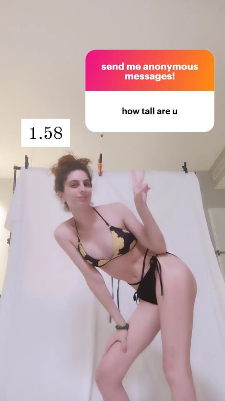 Maya Gold star top pic