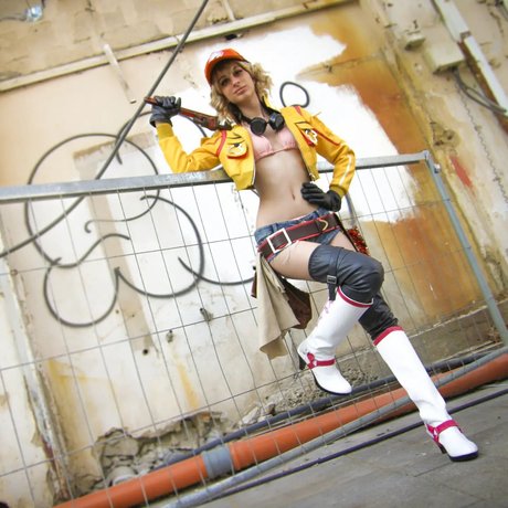 Maya Gold model perfect photos