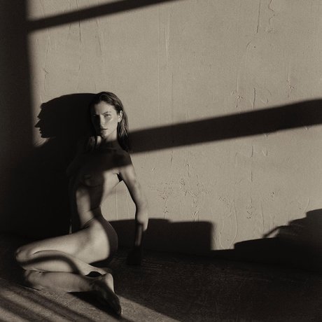 Lena Stepanova naked model photo