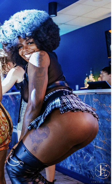 Gem Sapphir exclusive star photo