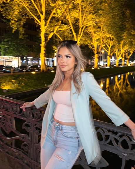 hijabi onlyfans top pic