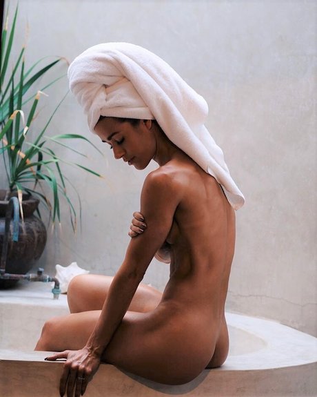 Valentina Lequeux perfect model pictures