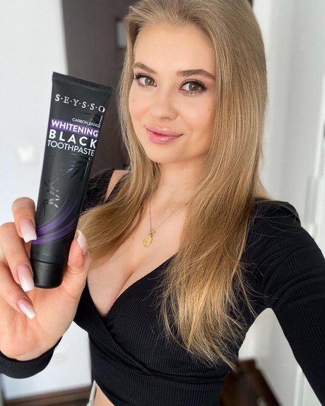 Weronika Zubowicz_ sexy pornstar image