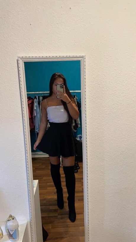 Camii tg nudes star galleries