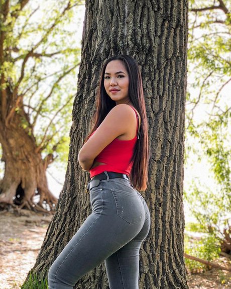 Camii tg pretty actress galleries