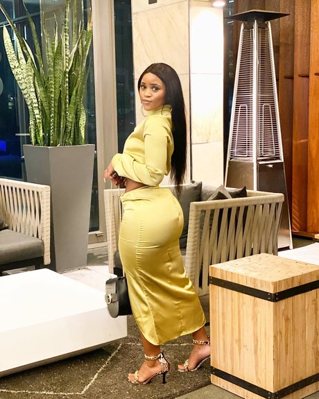 Sharon Gambu exclusive model image