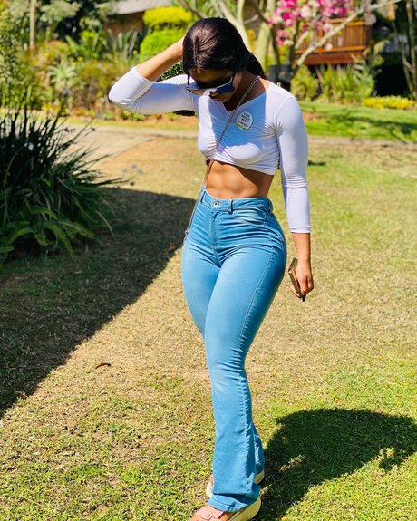 Sharon Gambu nice model pics