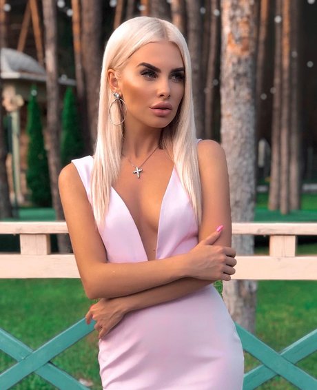 Iva Kivock hd actress pictures