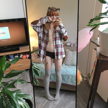 Lilsolle Chickpii free actress pics