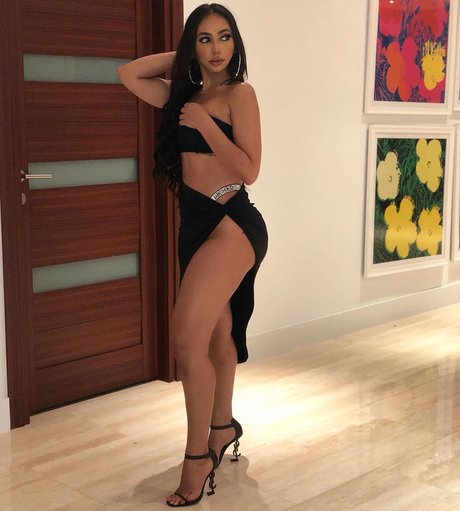 May Yassine pornstar free photo