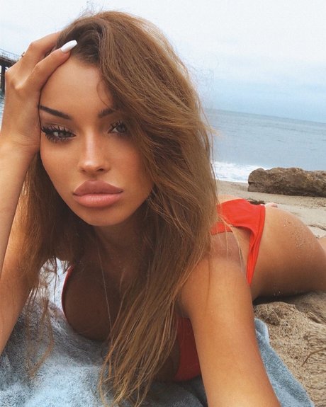 Natasha Garreton model perfect image