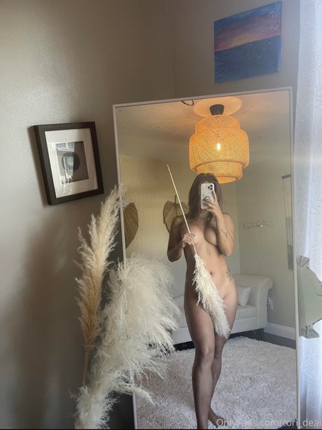 Tori Deal_ beautiful actress picture