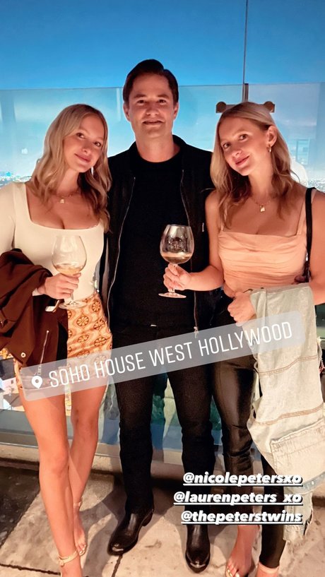 Peterstwins_ pornographic model image