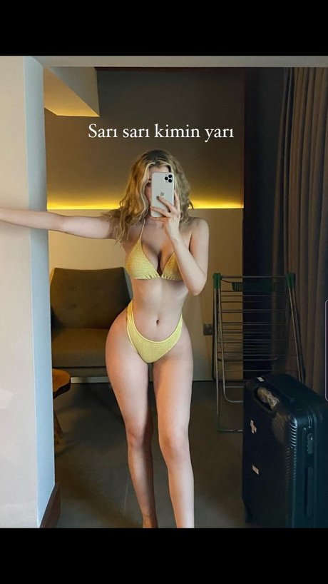 _Kardelen Oeztas adult actress img