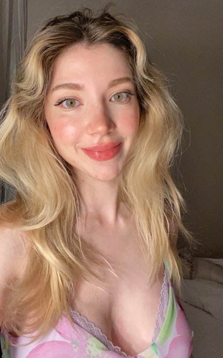 _Kardelen Oeztas perfect star image