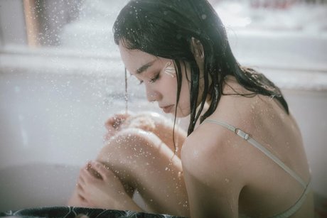 Queenie Lam sex actress picture